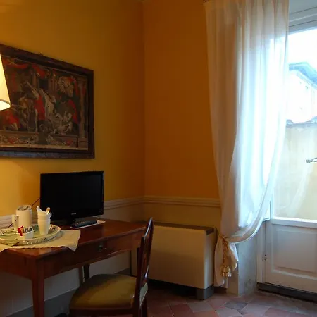 Bed and Breakfast Palazzo Tucci Residenza D'Epoca Lucca Habitación foto