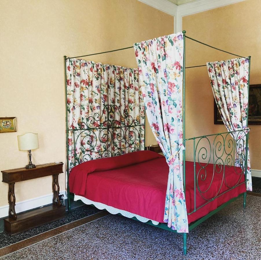 Palazzo Tucci Residenza D'epoca Bed and breakfast Lucca