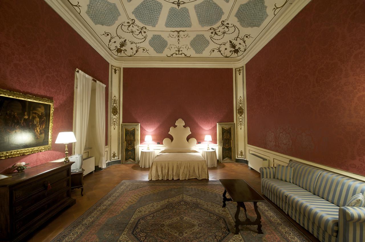 Palazzo Tucci Residenza D'epoca Bed and breakfast Lucca