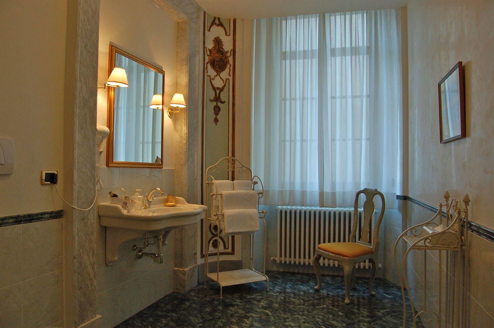 Frühstückspension Palazzo Tucci D'epoca 4*